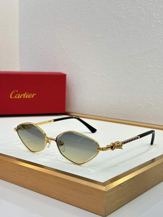 Picture of Cartier Sunglasses _SKUfw80238718fw